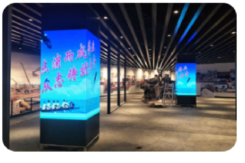 济南高铁站出口大厅方柱型全彩广告屏